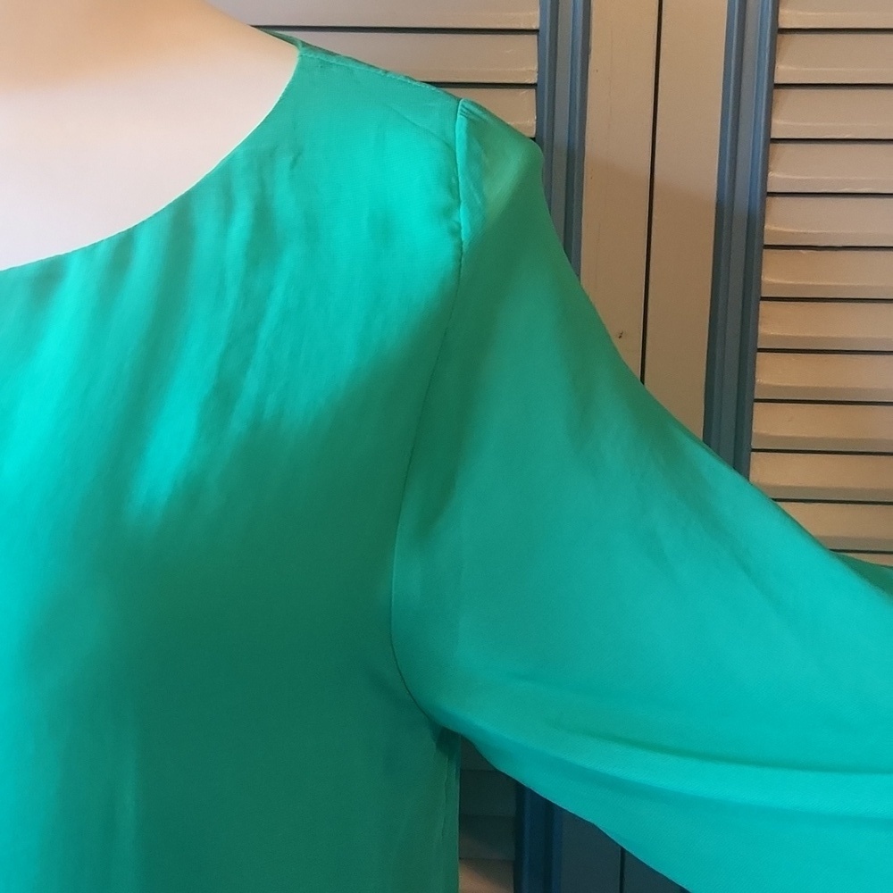 Chico’s Vibrant Green Blouse - Picture 7 of 14